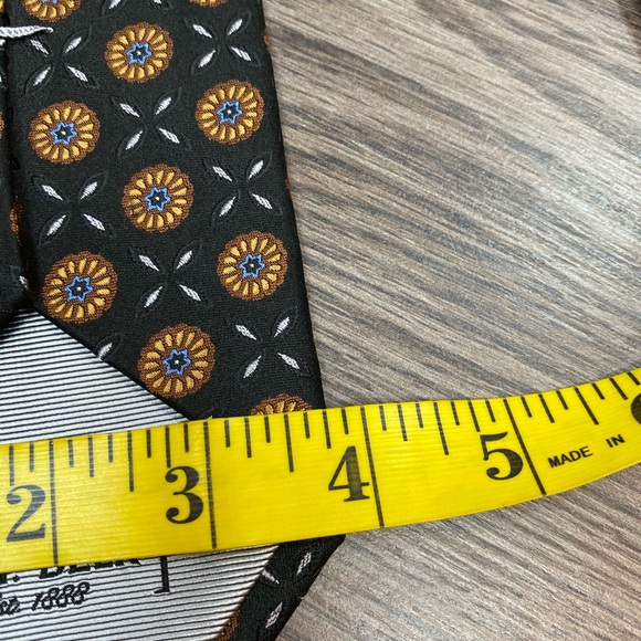 W.H. Belk NWT Black w/ Gold & Blue Check Tie - Picture 4 of 4